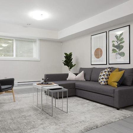 Tastefully Furnished And Newly Updated 2 Bd Central Lynn Valley North Vancouver Villa Eksteriør billede