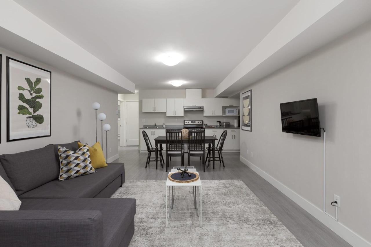 Tastefully Furnished And Newly Updated 2 Bd Central Lynn Valley North Vancouver Villa Eksteriør billede
