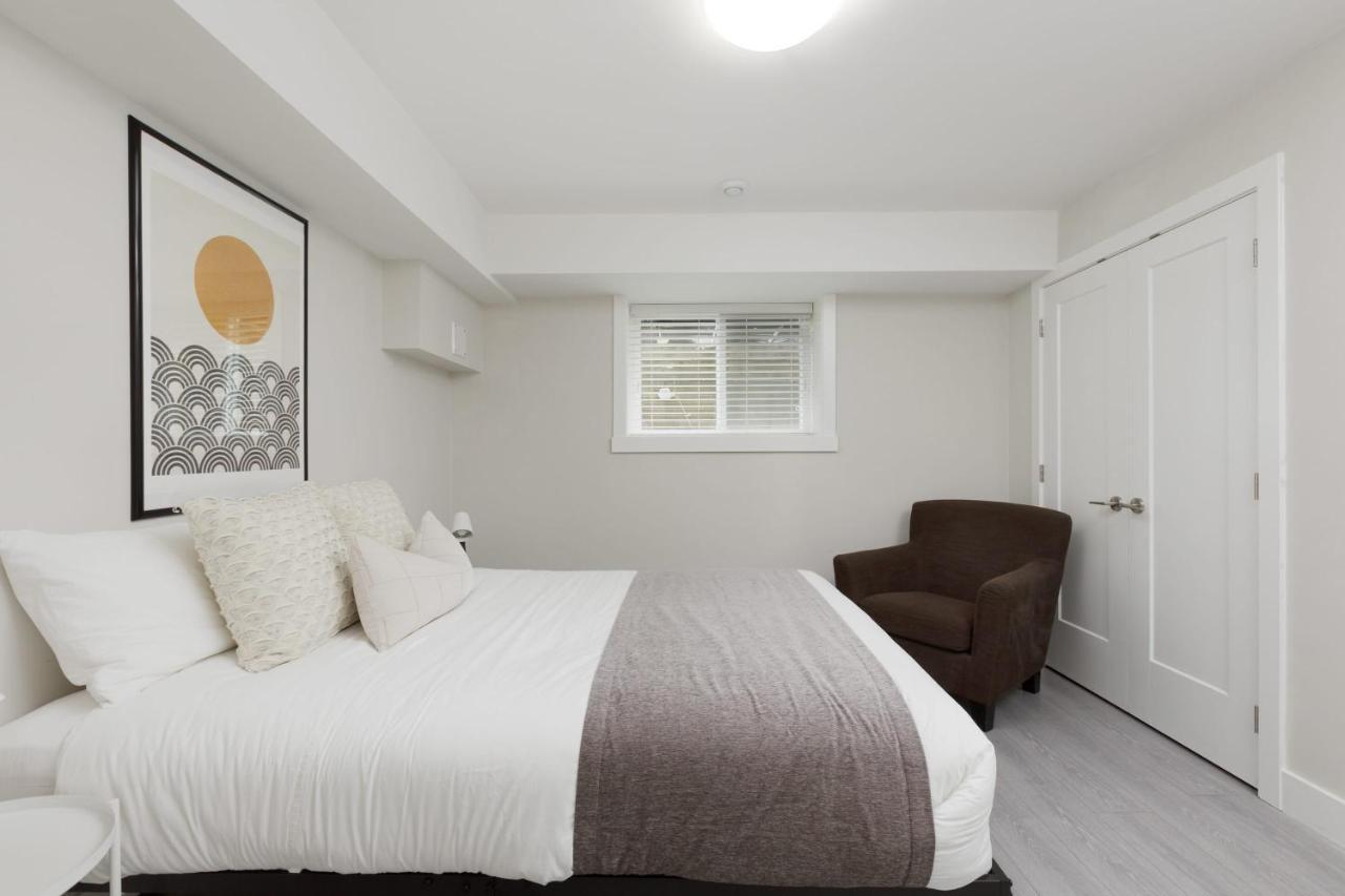 Tastefully Furnished And Newly Updated 2 Bd Central Lynn Valley North Vancouver Villa Eksteriør billede