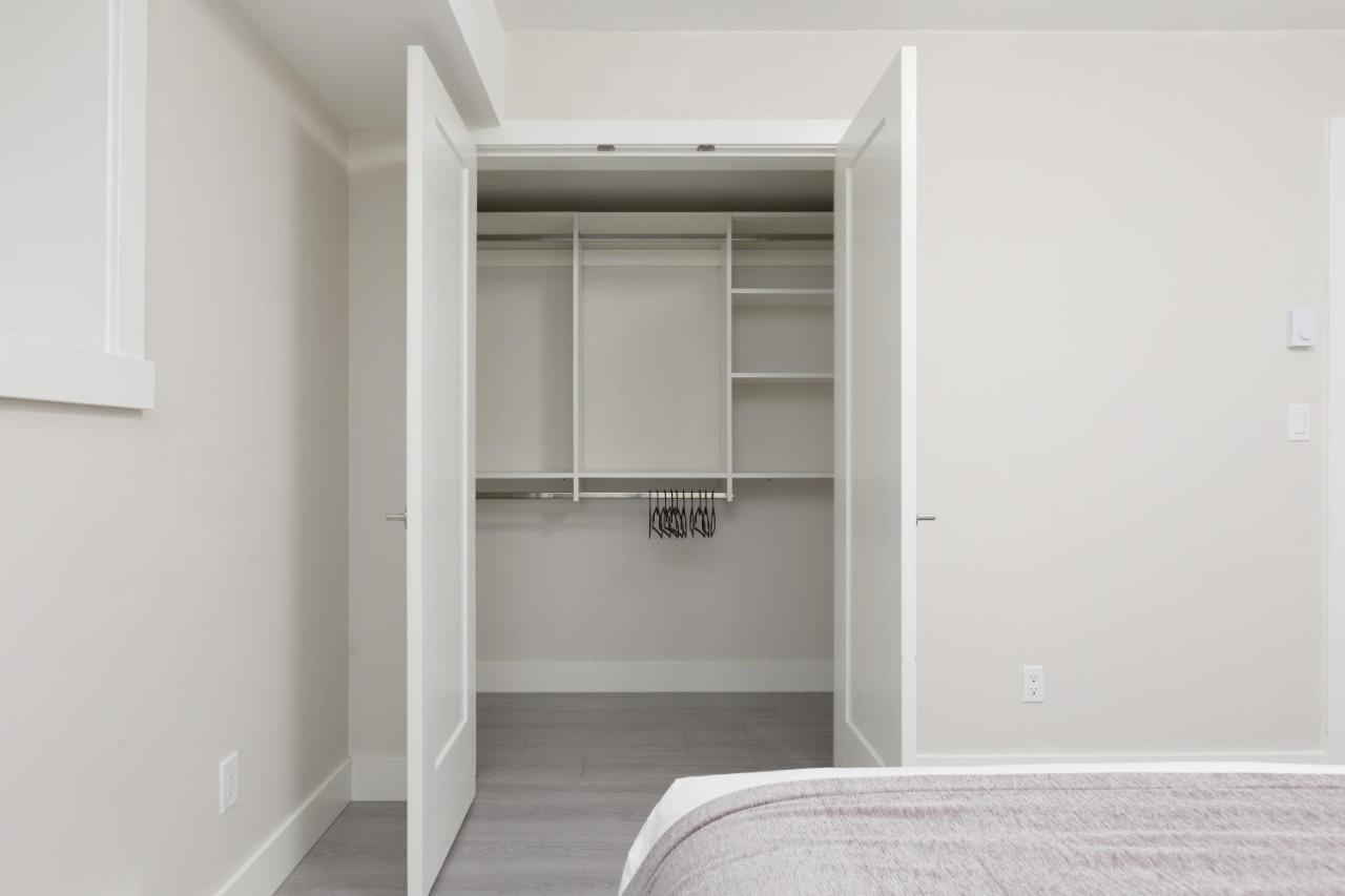 Tastefully Furnished And Newly Updated 2 Bd Central Lynn Valley North Vancouver Villa Eksteriør billede