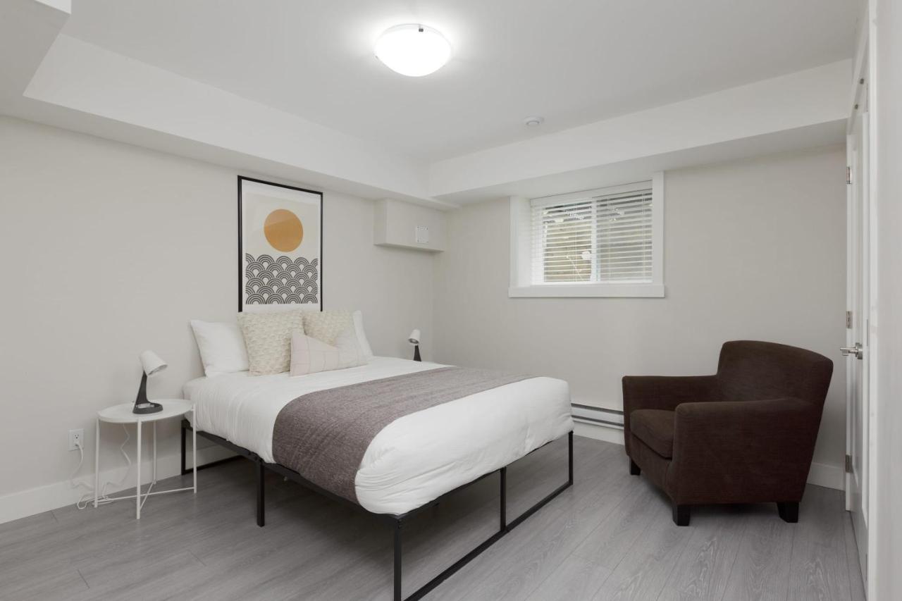Tastefully Furnished And Newly Updated 2 Bd Central Lynn Valley North Vancouver Villa Eksteriør billede