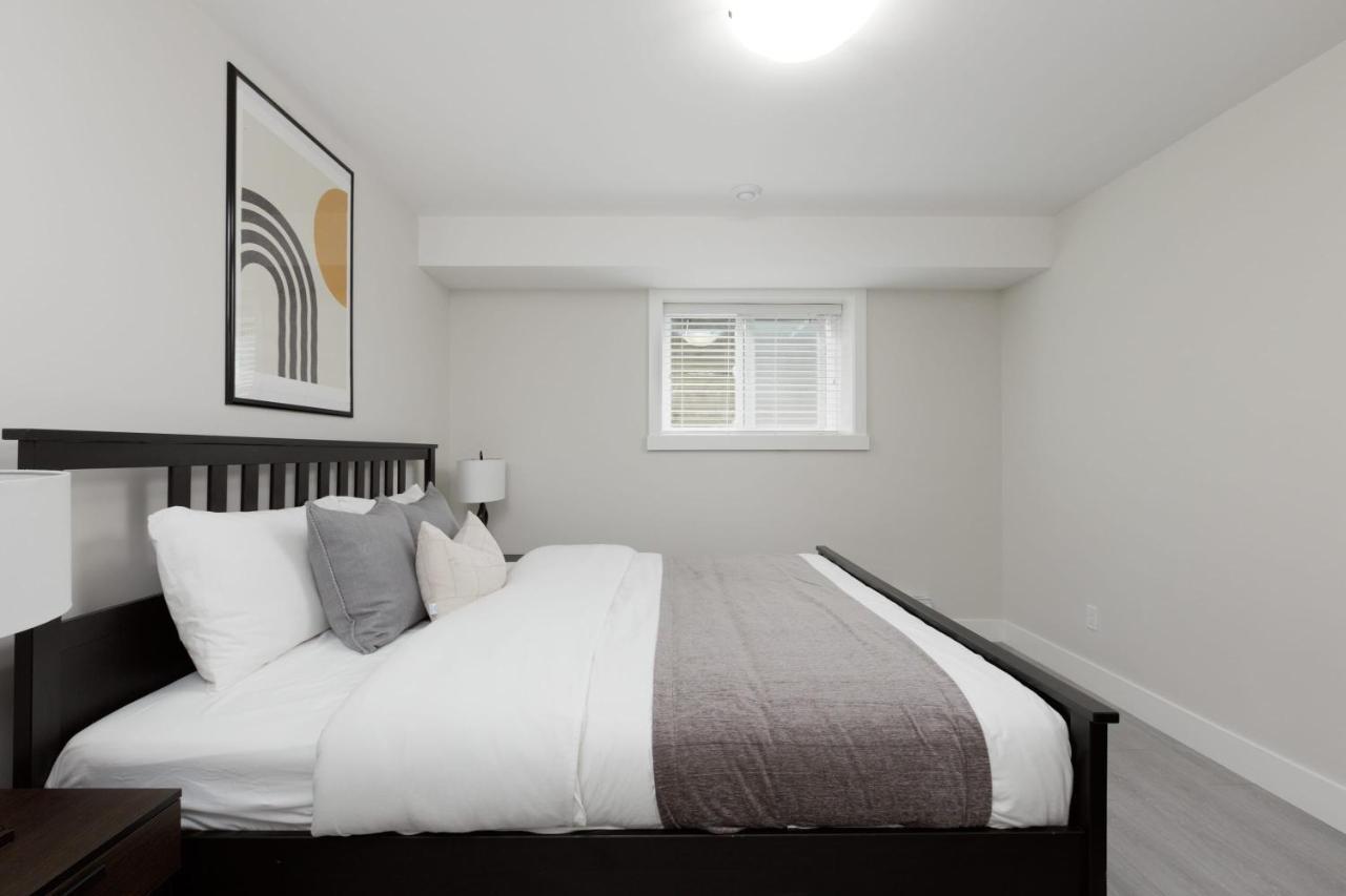 Tastefully Furnished And Newly Updated 2 Bd Central Lynn Valley North Vancouver Villa Eksteriør billede