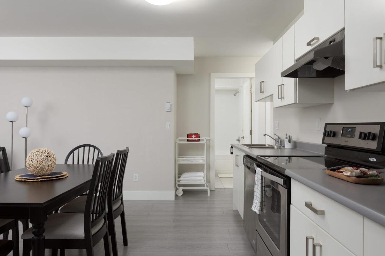 Tastefully Furnished And Newly Updated 2 Bd Central Lynn Valley North Vancouver Villa Eksteriør billede