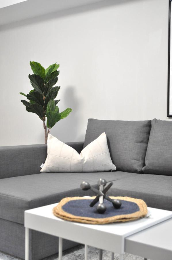 Tastefully Furnished And Newly Updated 2 Bd Central Lynn Valley North Vancouver Villa Eksteriør billede